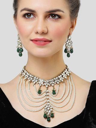 Karatcart Pearl Beaded and Green Tumble Kundan Choker Neckalce Set for Women