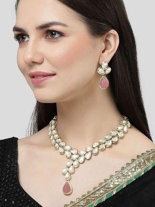 Karatcart Gold Plated Pink Drop Shape Carved Stone and Kundan Studded Necklace Set